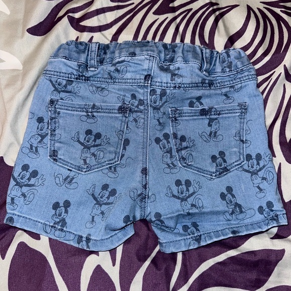 H&M Disney Mickey Mouse jean shorts size 2T EUC - Picture 2 of 2
